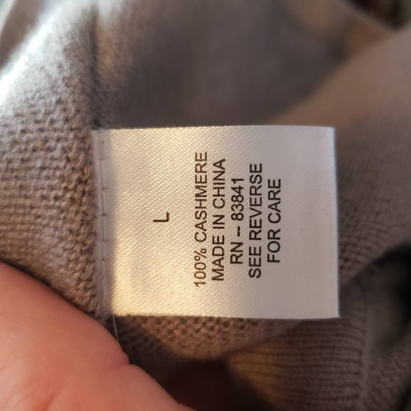 Wyatt 100% Cashmere grey crewneck sweater-size L - Picture 5 of 5